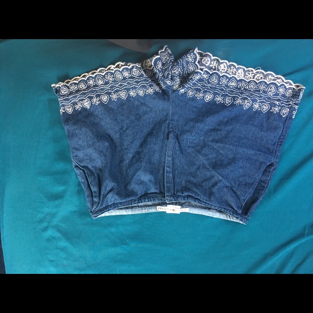 Vintage Tommy Hilfiger shorts w/ beautiful trim